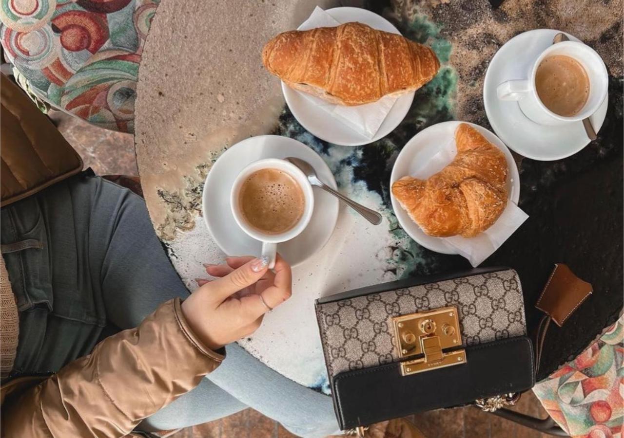 אסיסי Sotto Gli Affreschi Del 1800 Con Colazione Inclusa מראה חיצוני תמונה